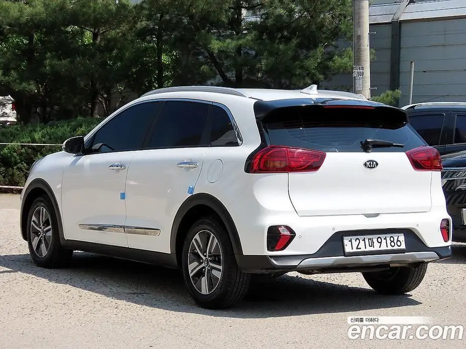 Kia Niro 2021 1.6 автомат (гидро), фото 3