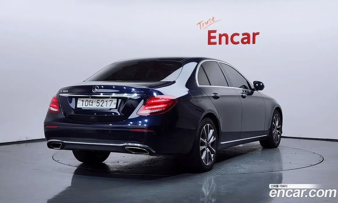 Mercedes-Benz E-Class 2019 2.0 автомат (гидро), фото 2