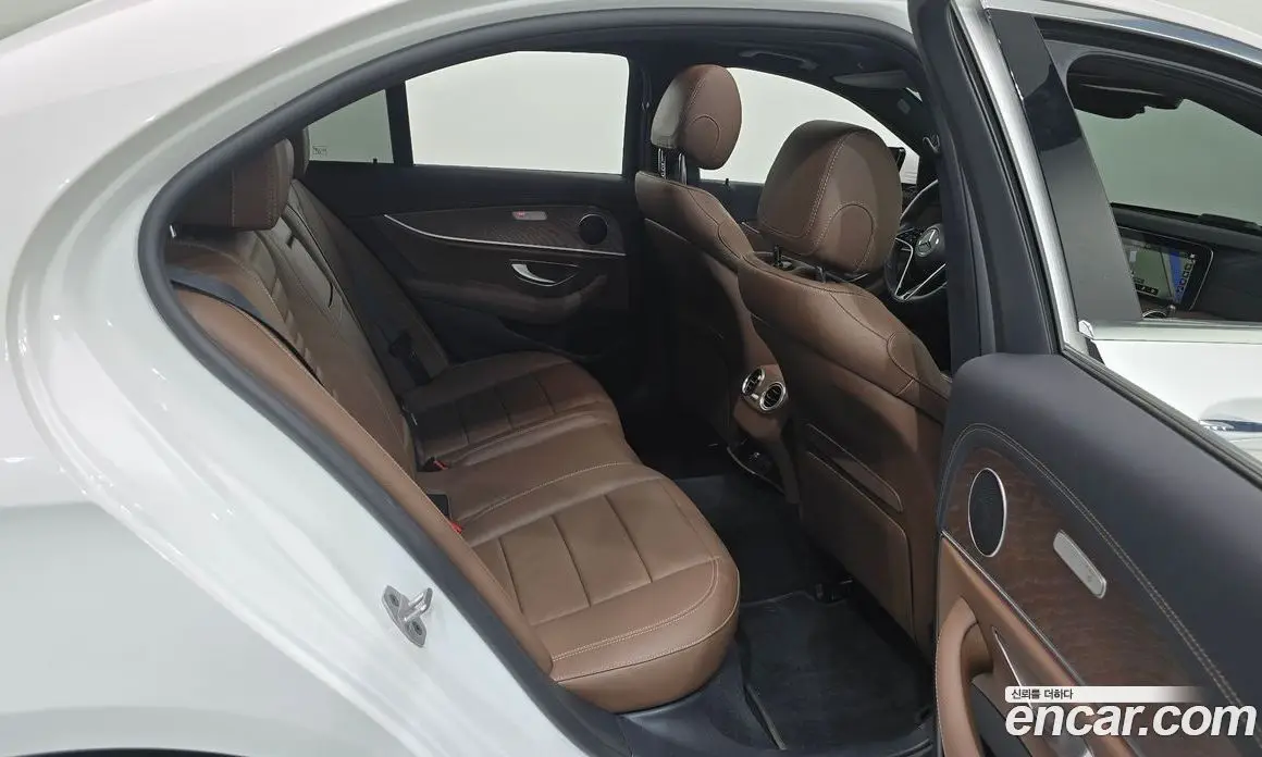 Mercedes-Benz E-Class 2020 2.0 автомат (гидро), фото 17