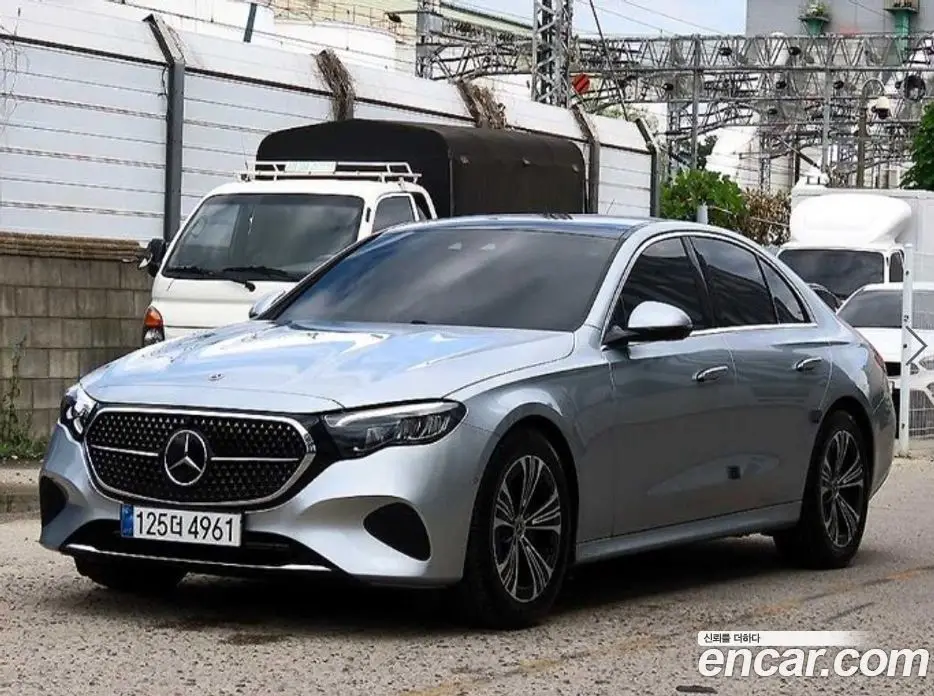Mercedes-Benz E-Class 2024 2.0 автомат (гидро), фото 1