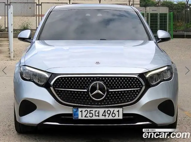 Mercedes-Benz E-Class 2024 2.0 автомат (гидро), миниатюра 2