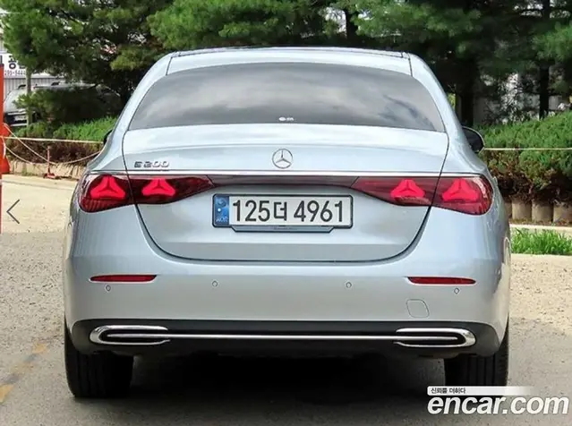 Mercedes-Benz E-Class 2024 2.0 автомат (гидро), миниатюра 4