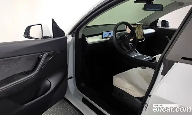 Tesla Model Y 2022 0.2 автомат (гидро), миниатюра 12