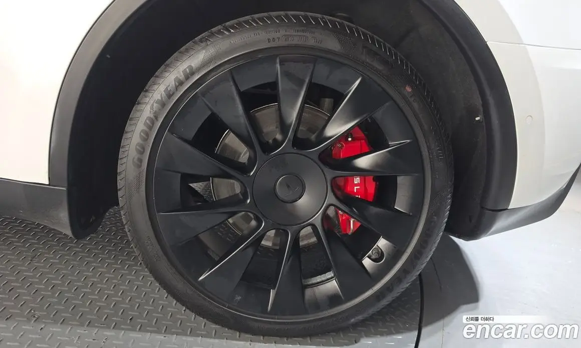 Tesla Model Y 2022 0.2 автомат (гидро), фото 6