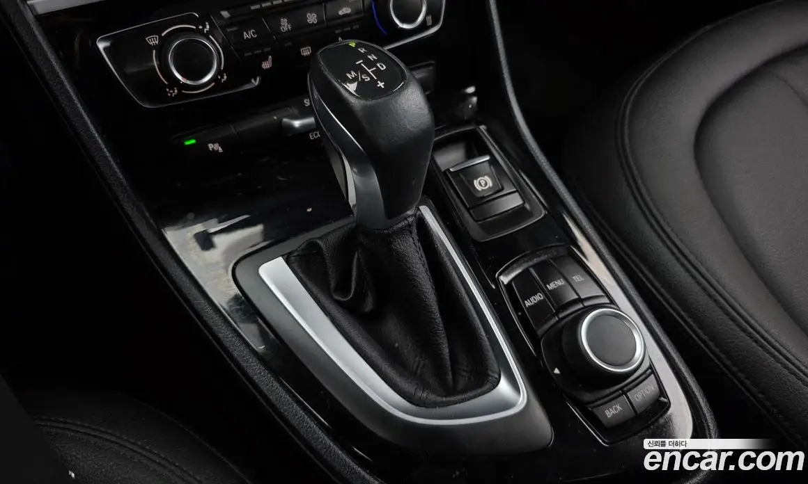 BMW 2 серия 2016 2.0 автомат (гидро), фото 9