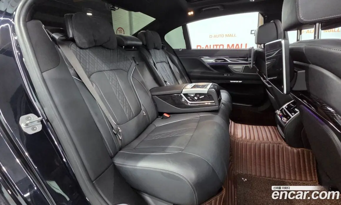 BMW 7 серия 2017 3.0 автомат (гидро), фото 17