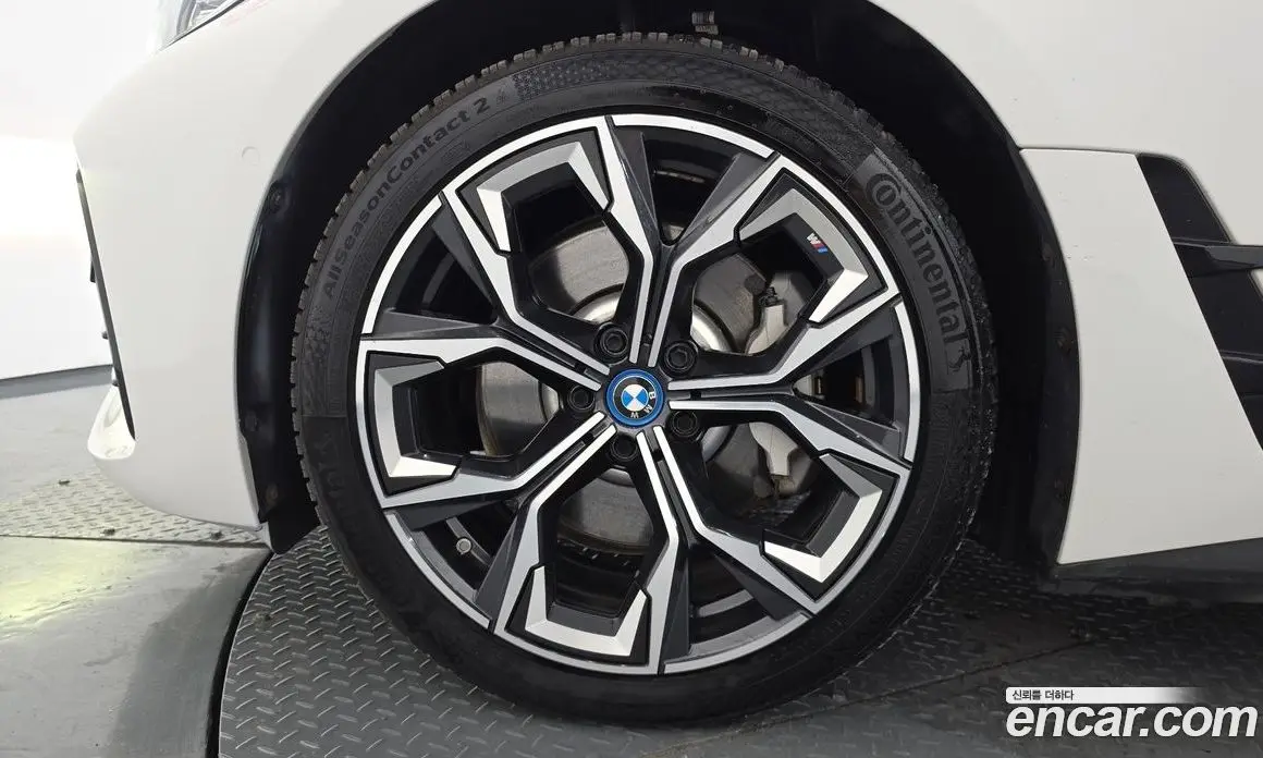 BMW i4 2022 0.2 автомат (гидро), фото 5