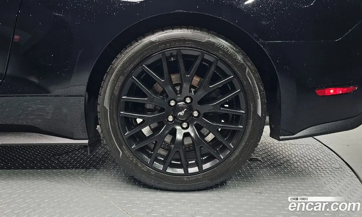 Ford Mustang 2019 5.0 автомат (гидро), фото 5