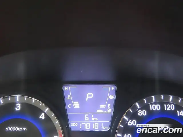 Hyundai Accent 2013 1.6 автомат (гидро), миниатюра 6