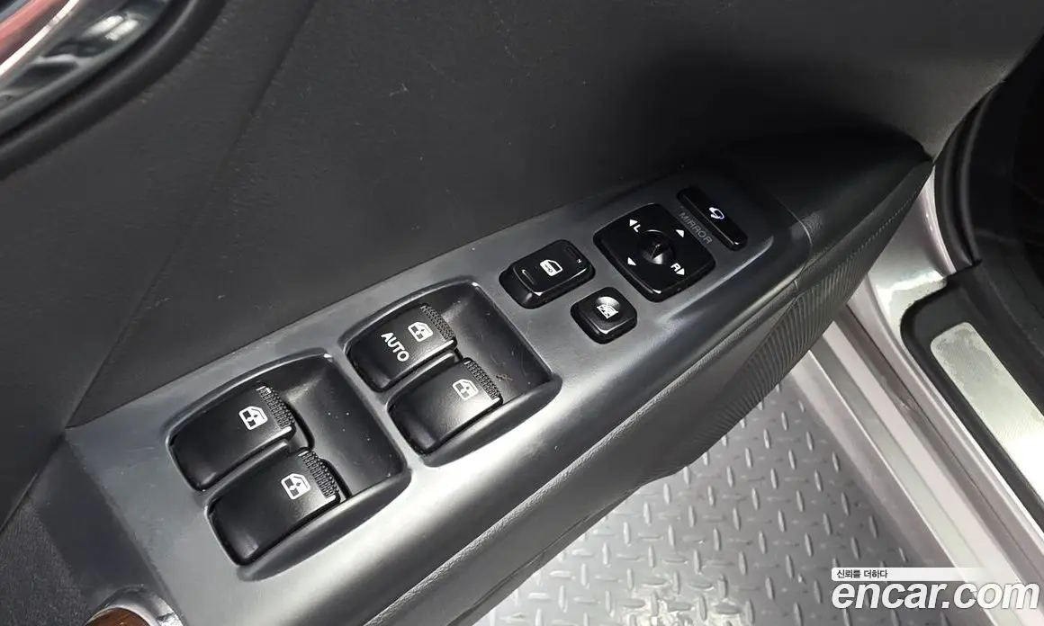 Hyundai Grandeur 2010 2.7 автомат (гидро), фото 16