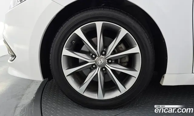 Hyundai Grandeur 2015 2.4 автомат (гидро), миниатюра 5