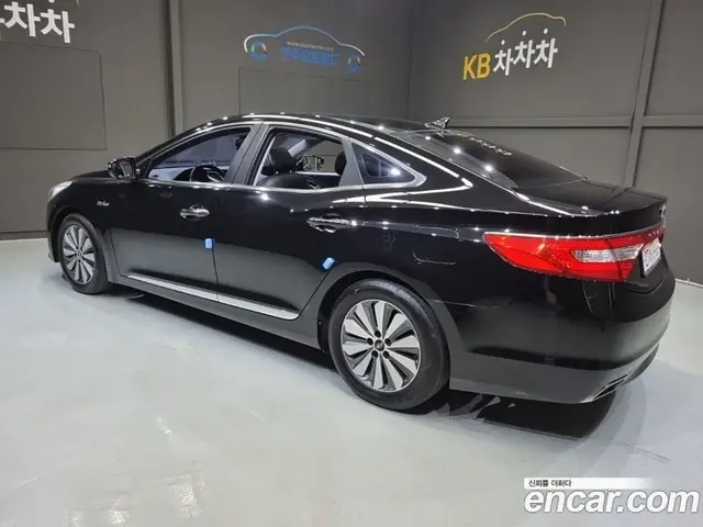 Hyundai Grandeur 2015 2.4 автомат (гидро), миниатюра 2 Hyundai Grandeur 2015 2.4 автомат (гидро), миниатюра 2