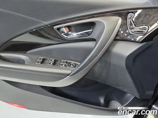 Hyundai Grandeur 2015 2.4 автомат (гидро), миниатюра 11 Hyundai Grandeur 2015 2.4 автомат (гидро), миниатюра 11