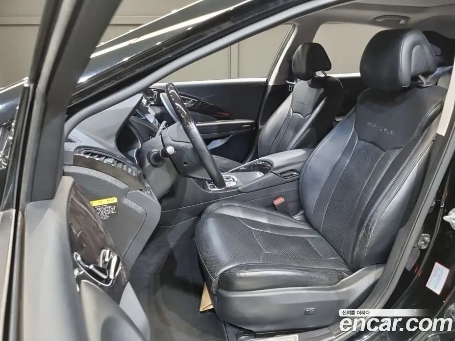 Hyundai Grandeur 2015 2.4 автомат (гидро), фото 17 Hyundai Grandeur 2015 2.4 автомат (гидро), фото 17