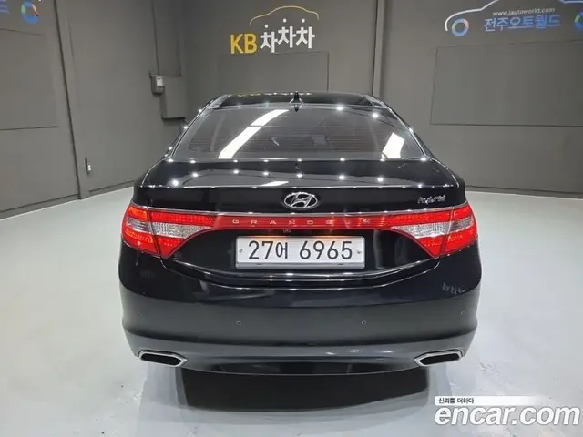 Hyundai Grandeur 2015 2.4 автомат (гидро), миниатюра 4 Hyundai Grandeur 2015 2.4 автомат (гидро), миниатюра 4