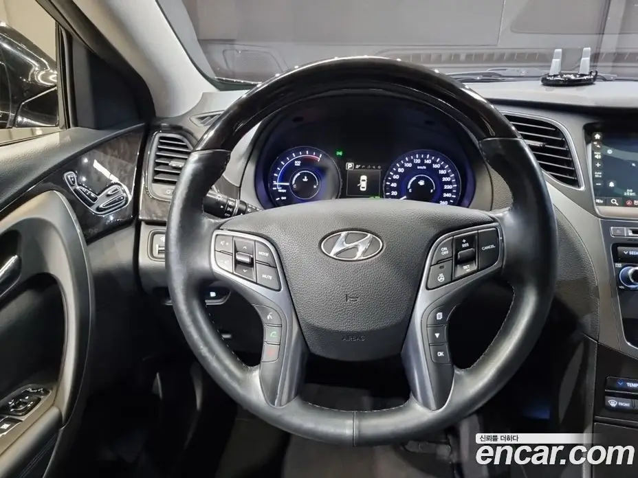 Hyundai Grandeur 2015 2.4 автомат (гидро), фото 10 Hyundai Grandeur 2015 2.4 автомат (гидро), фото 10