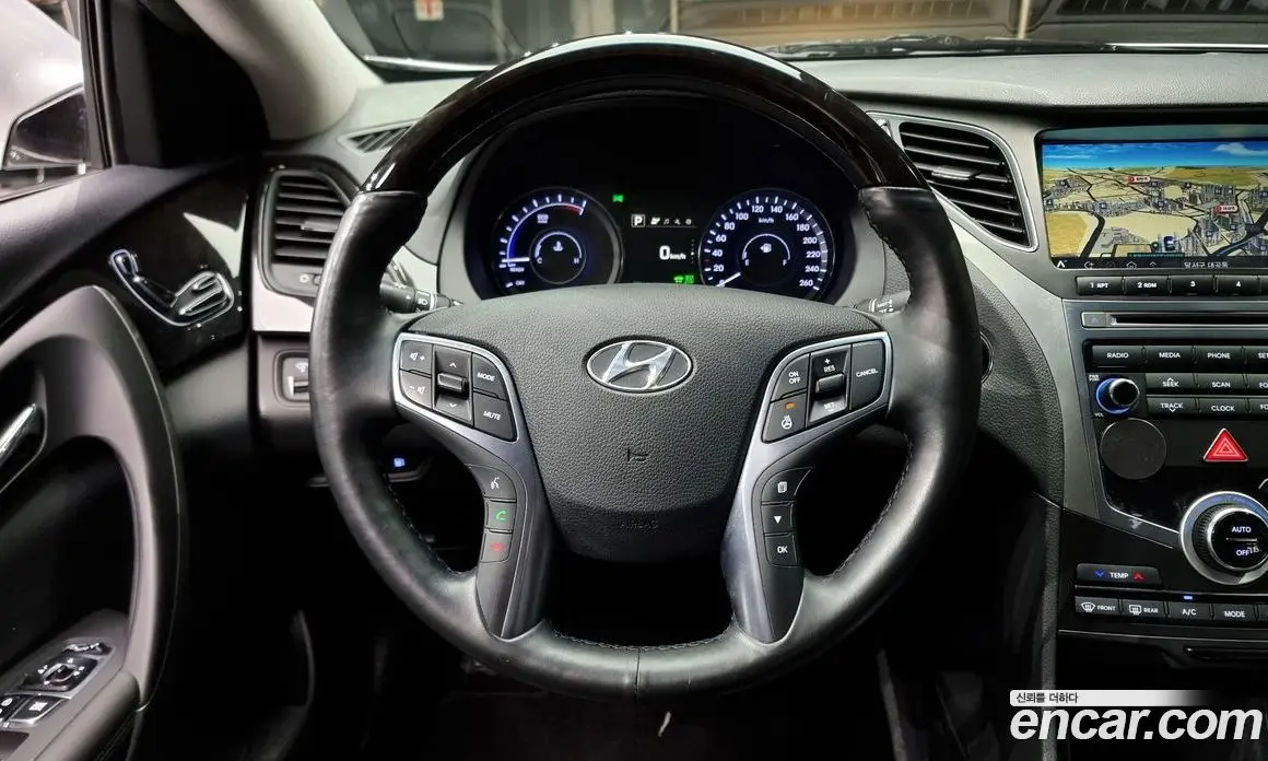 Hyundai Grandeur 2016 2.4 автомат (гидро), фото 13 Hyundai Grandeur 2016 2.4 автомат (гидро), фото 13