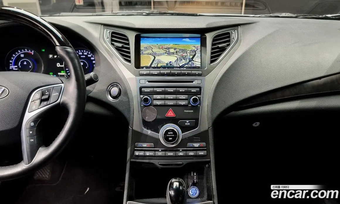 Hyundai Grandeur 2016 2.4 автомат (гидро), фото 16 Hyundai Grandeur 2016 2.4 автомат (гидро), фото 16