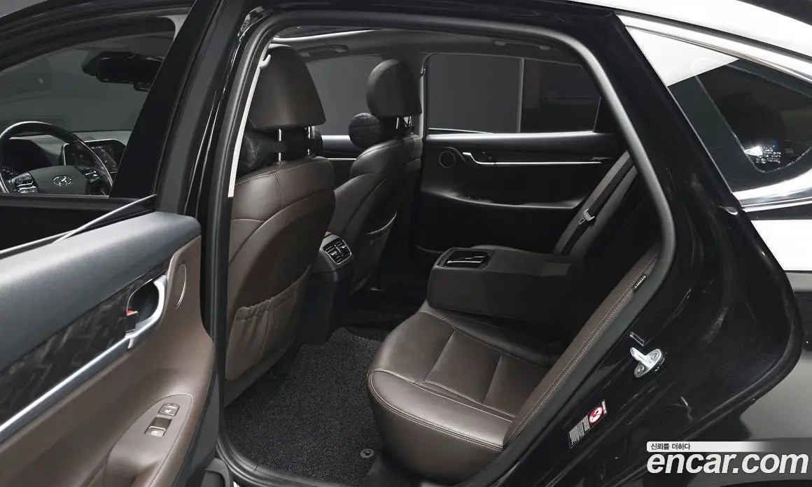Hyundai Grandeur 2017 2.4 автомат (гидро), фото 17