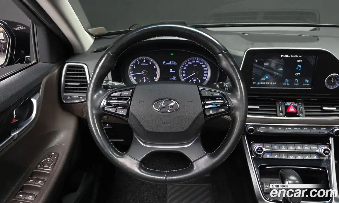 Hyundai Grandeur 2017 2.4 автомат (гидро), фото 20