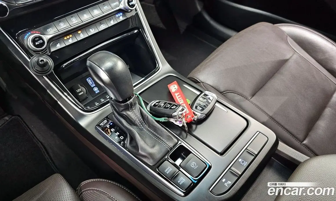 Hyundai Grandeur 2017 2.4 автомат (гидро), фото 9