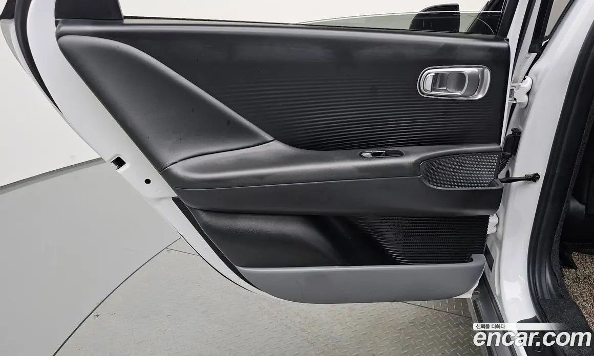 Hyundai Ioniq 6 2022 0.1 автомат (гидро), фото 14