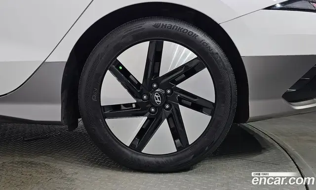 Hyundai Ioniq 6 2022 0.1 автомат (гидро), миниатюра 6