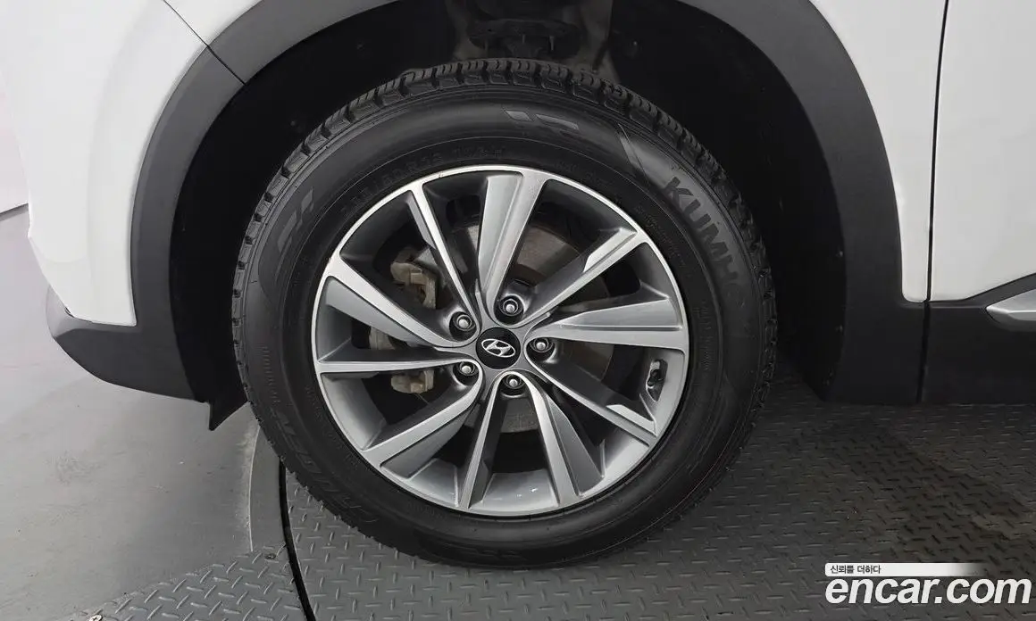 Hyundai Santa Fe 2019 2.0 автомат (гидро), фото 5