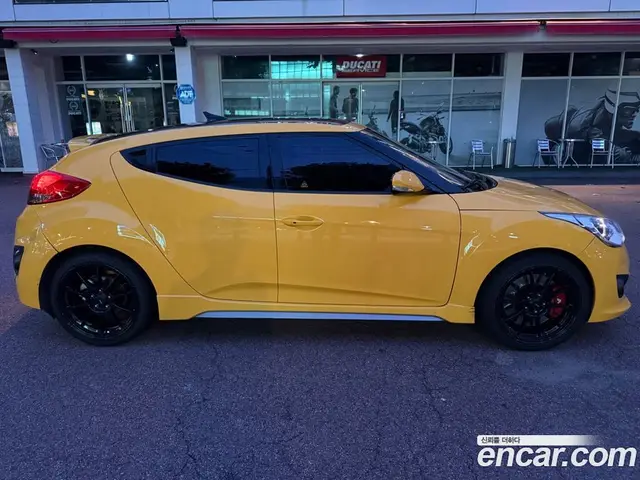 Hyundai Veloster 2016 1.6 механика, миниатюра 4 Hyundai Veloster 2016 1.6 механика, миниатюра 4