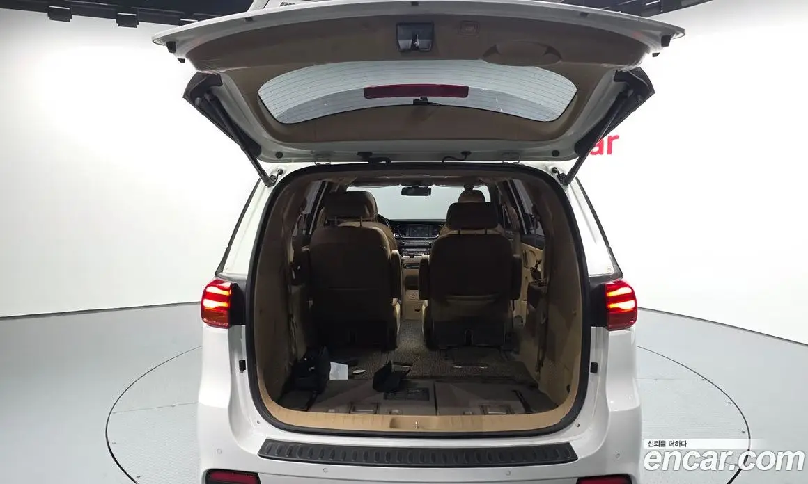 Kia Carnival 2018 2.2 автомат (гидро), фото 20