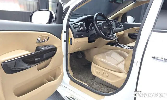 Kia Carnival 2018 2.2 автомат (гидро), миниатюра 10
