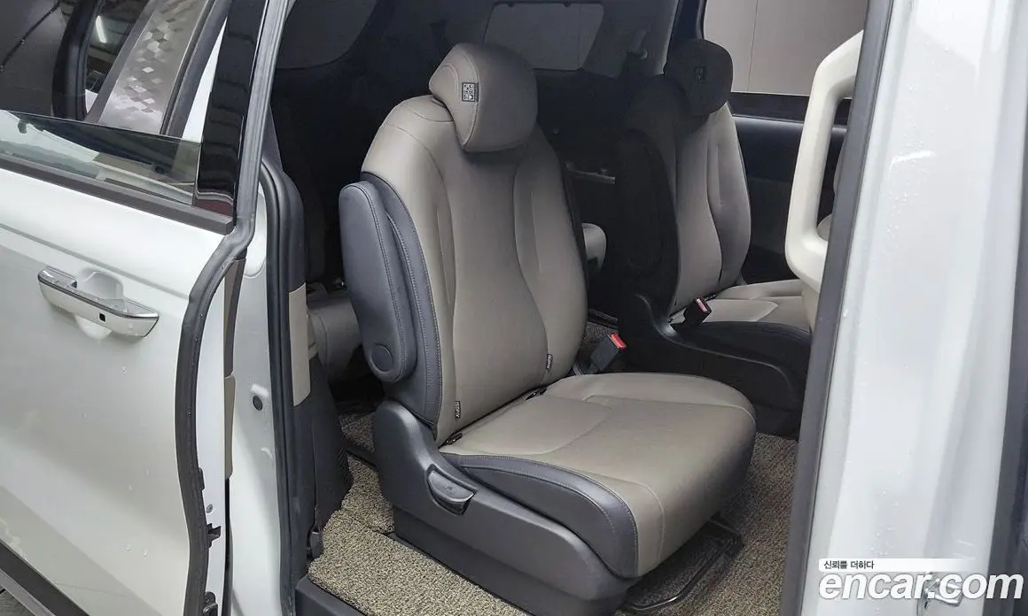 Kia Carnival 2024 2.2 автомат (гидро), фото 17
