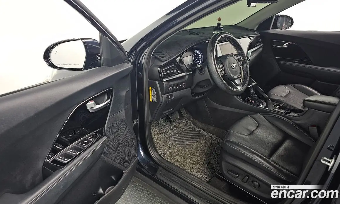 Kia Niro 2020 1.6 автомат (гидро), фото 11 Kia Niro 2020 1.6 автомат (гидро), фото 11