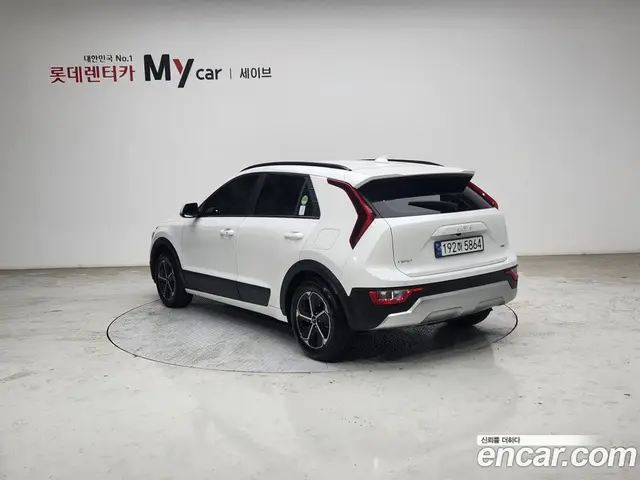 Kia Niro 2023 1.6 автомат (гидро), миниатюра 3