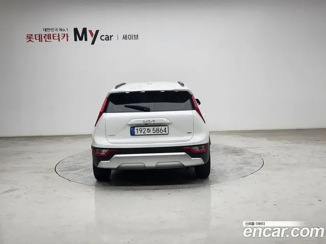 Kia Niro 2023 1.6 автомат (гидро), миниатюра 4