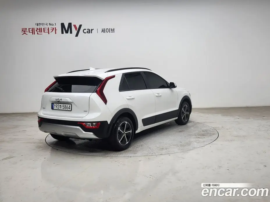Kia Niro 2023 1.6 автомат (гидро), фото 5