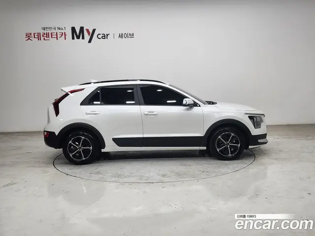 Kia Niro 2023 1.6 автомат (гидро), миниатюра 6