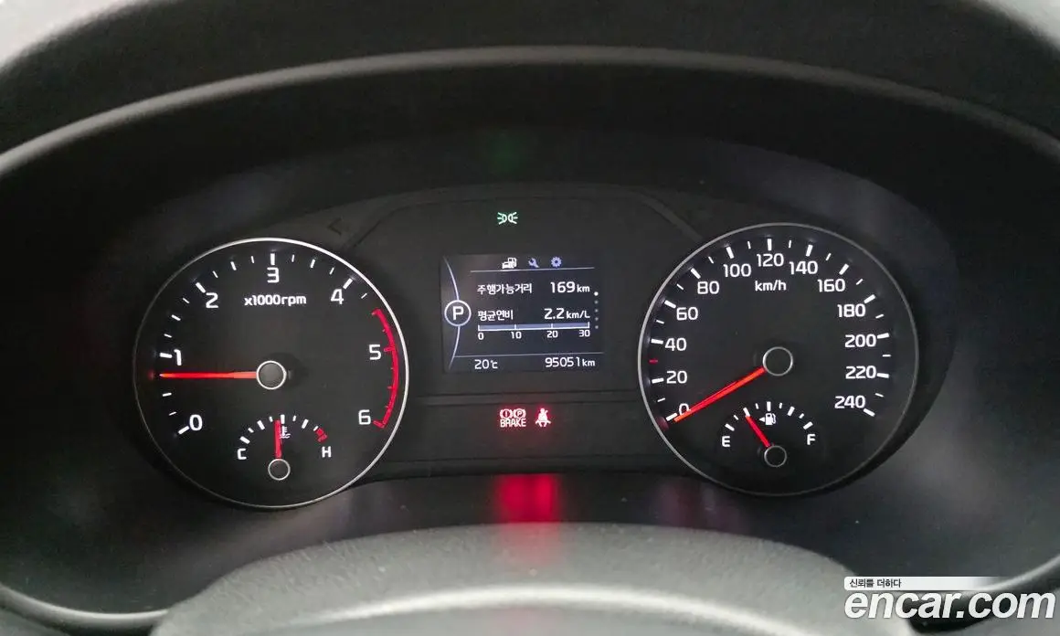 Kia Sportage 2016 1.7 автомат (гидро), фото 11