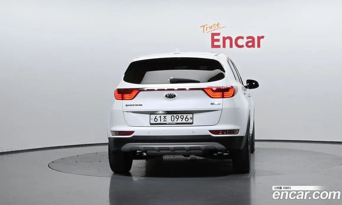 Kia Sportage 2016 1.7 автомат (гидро), фото 4