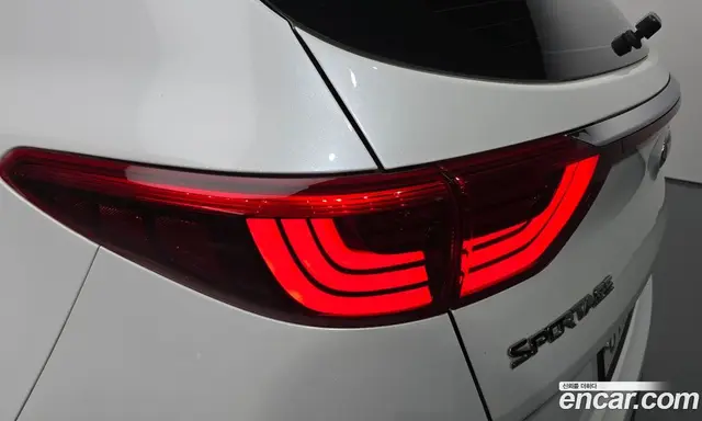 Kia Sportage 2016 1.7 автомат (гидро), миниатюра 9