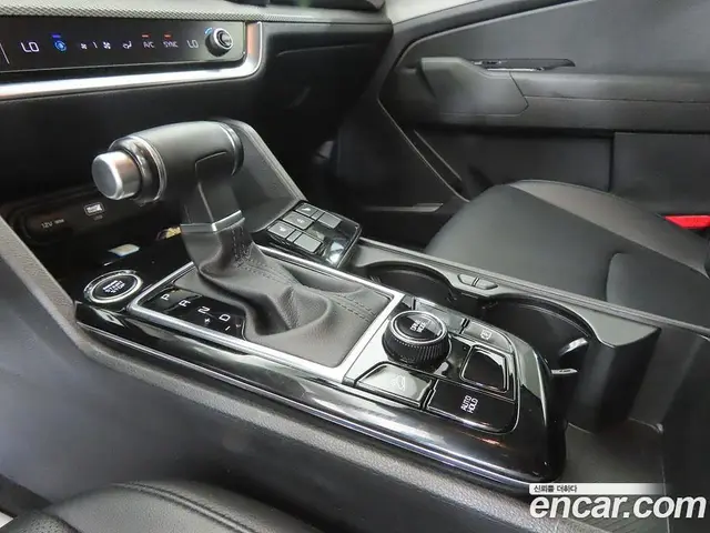 Kia Sportage 2022 2.0 автомат (гидро), миниатюра 11