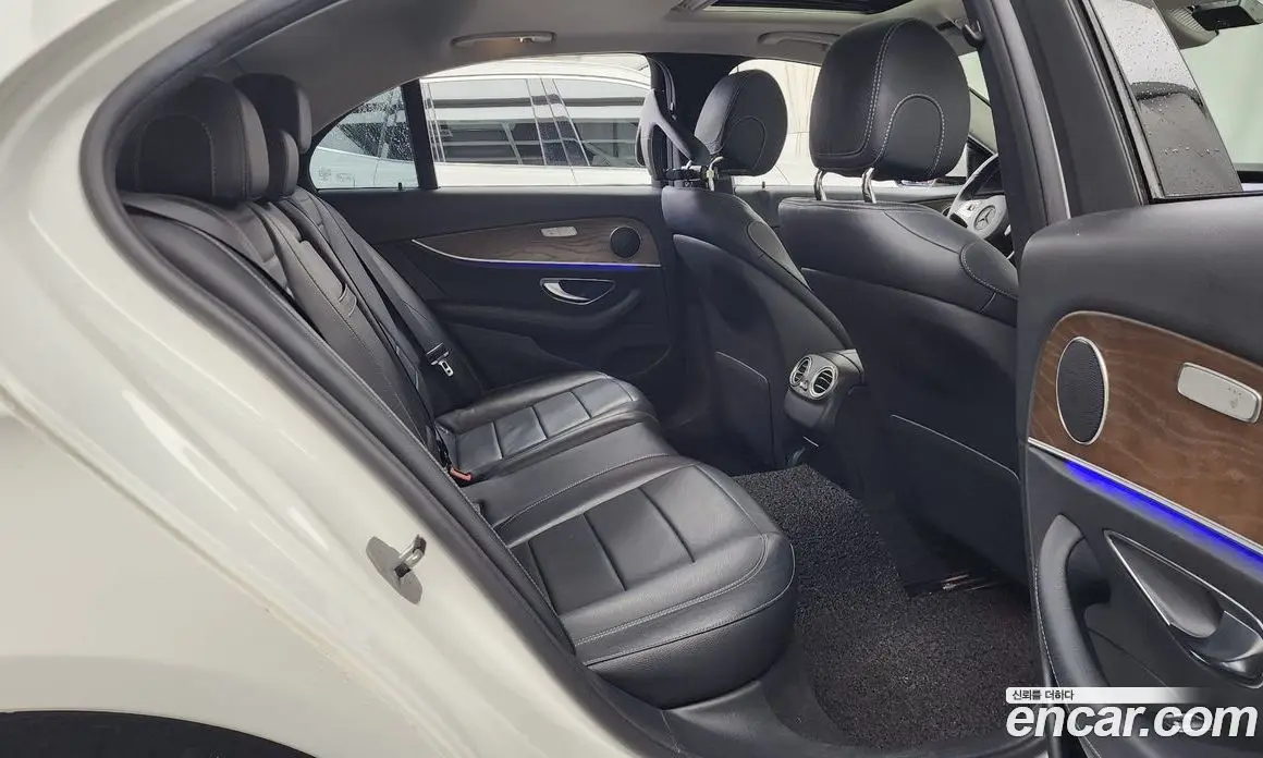Mercedes-Benz E-Class 2018 2.0 автомат (гидро), фото 12