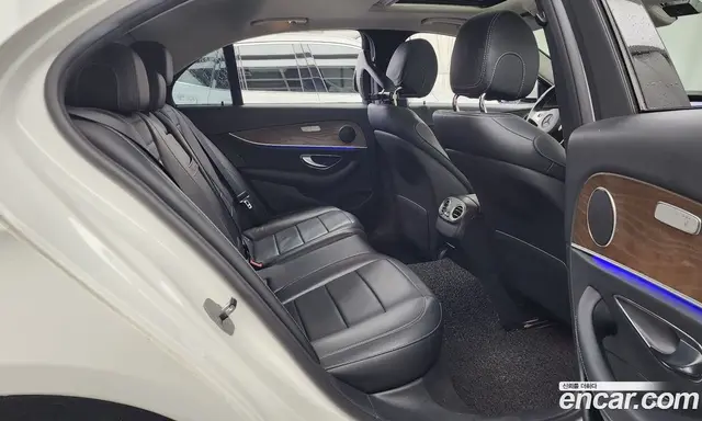 Mercedes-Benz E-Class 2018 2.0 автомат (гидро), миниатюра 12