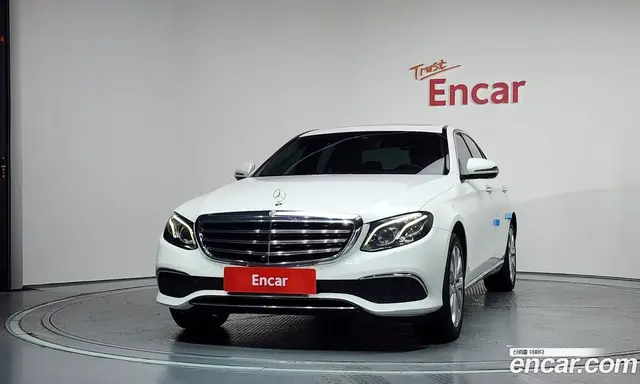 Mercedes-Benz E-Class 2018 2.0 автомат (гидро), миниатюра 3