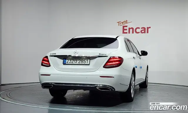 Mercedes-Benz E-Class 2018 2.0 автомат (гидро), миниатюра 4
