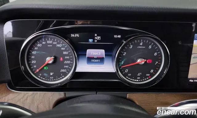 Mercedes-Benz E-Class 2018 2.0 автомат (гидро), миниатюра 8