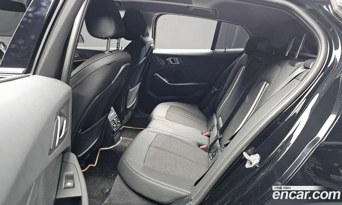 BMW 1 серия 2023 2.0 автомат (гидро), фото 16