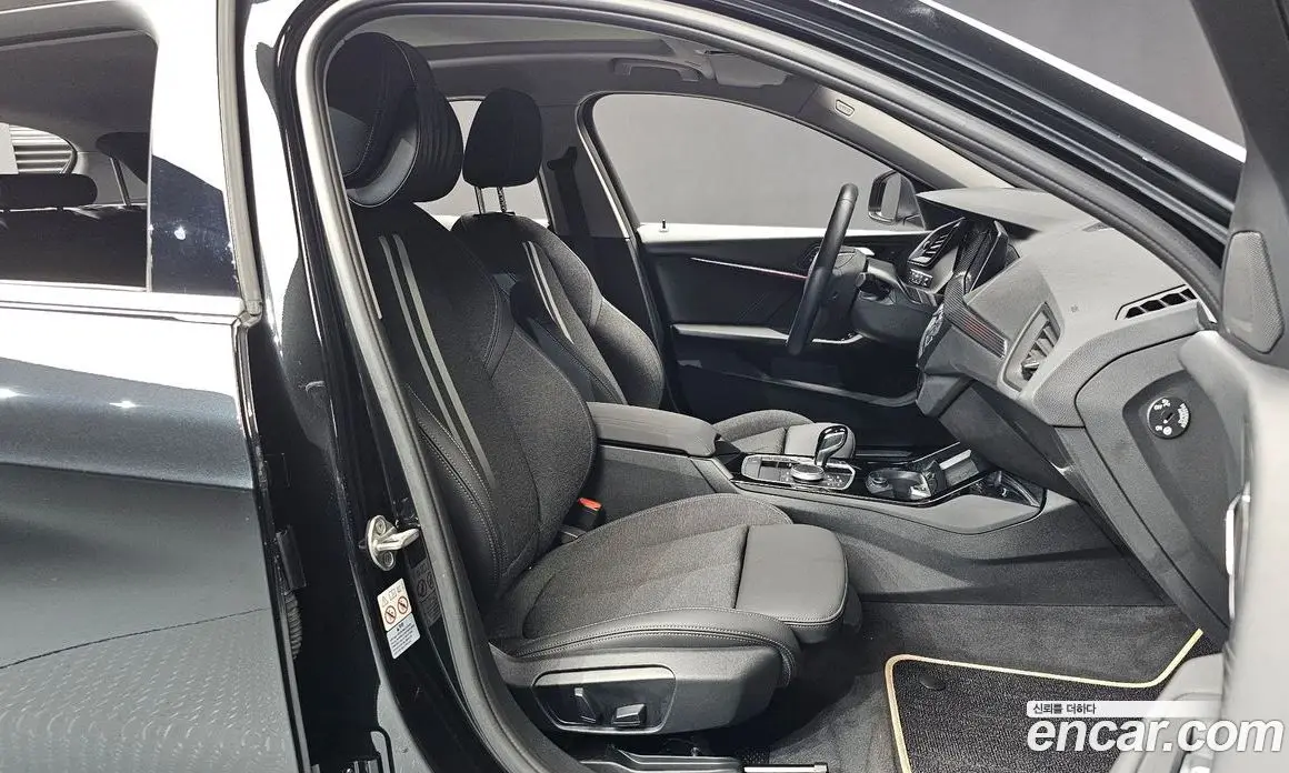 BMW 1 серия 2023 2.0 автомат (гидро), фото 17