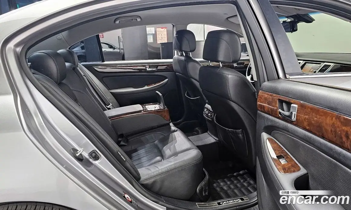 Hyundai Genesis 2010 3.3 автомат (гидро), фото 12