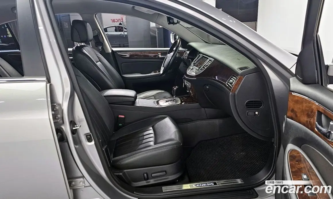 Hyundai Genesis 2010 3.3 автомат (гидро), фото 10